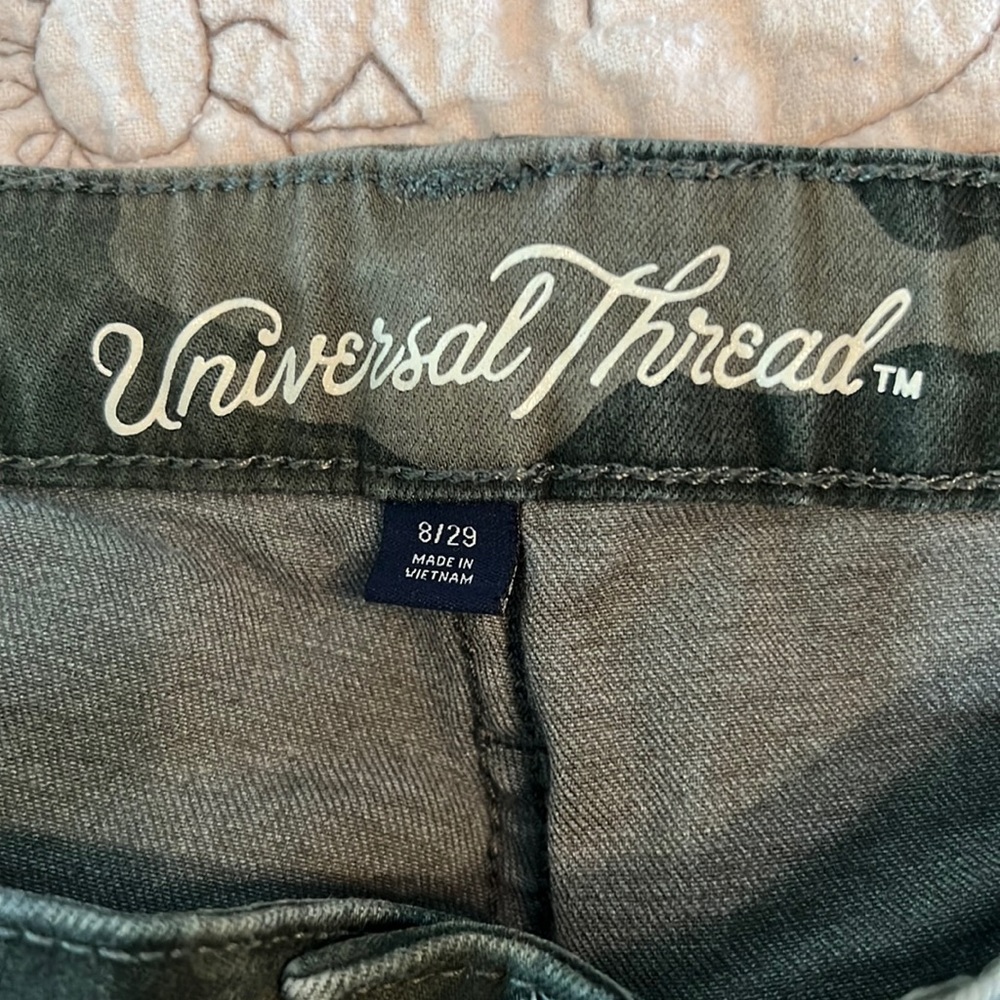 Universal Thread jeans - Picture 3 of 4